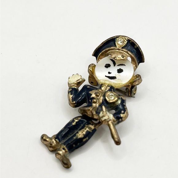 Estate enamel shell articulating Policeman brooch pin - Picture 4 of 7